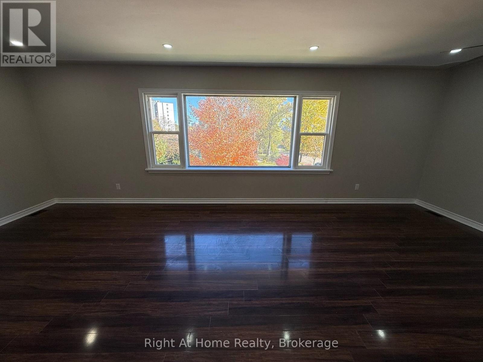 3 - 7 BALMORAL DRIVE — photo 3