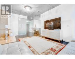717 - 111 Bathurst Street, Toronto, ON M5V0M9 Photo 12
