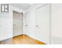Foyer - 717 - 111 Bathurst Street, Toronto, ON M5V0M9 Photo 6