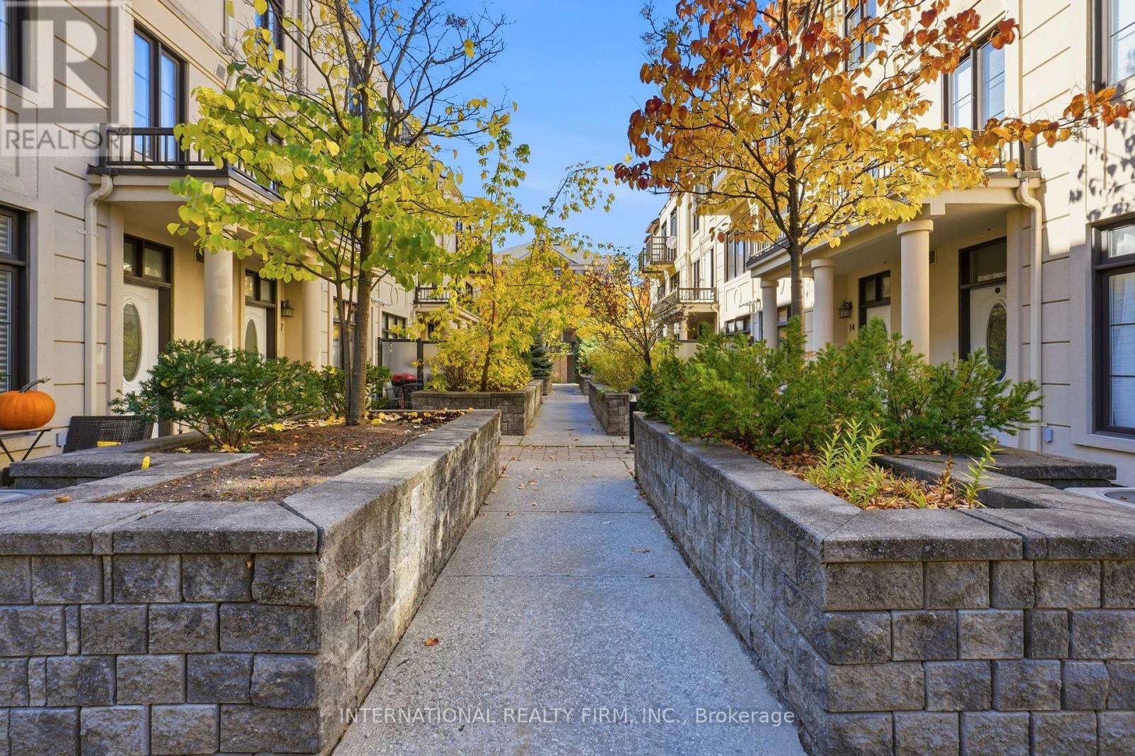44 - 7 BRIGHTON PLACE, Vaughan (Crestwood-Springfarm-Yorkhill)