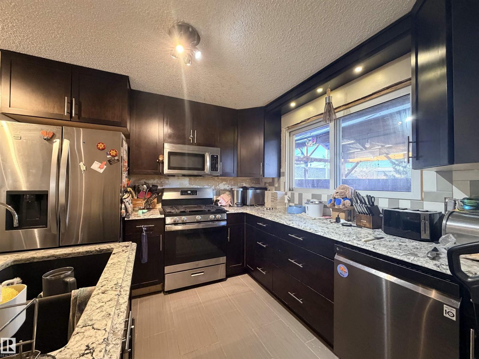 11460 152B AV NW, photo 5 of 21