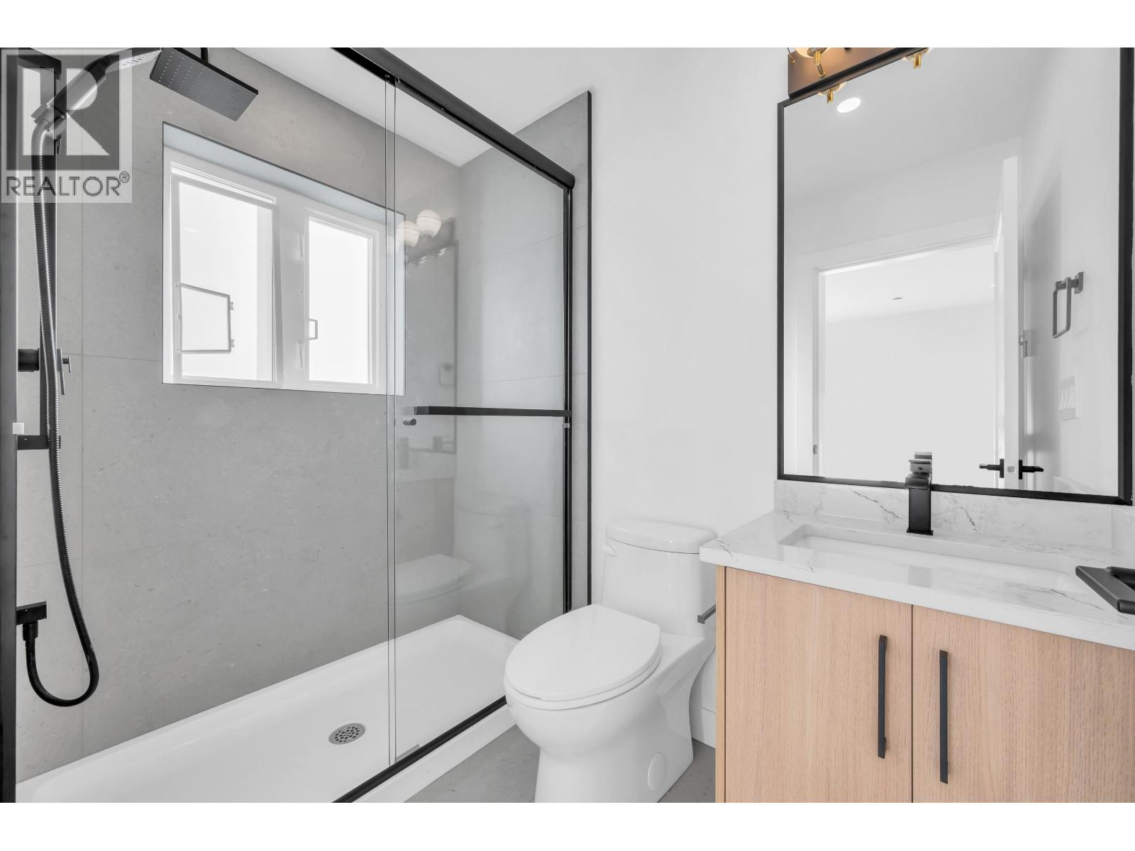 3036 E 5th Avenue, Vancouver — photo 17