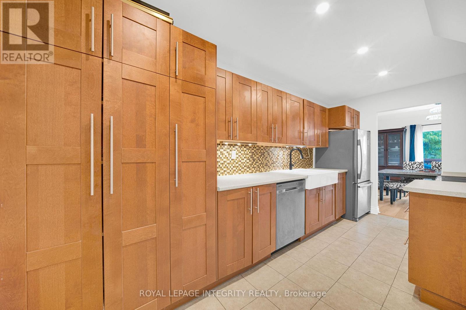 27 DANAHER DRIVE, Ottawa — photo 9