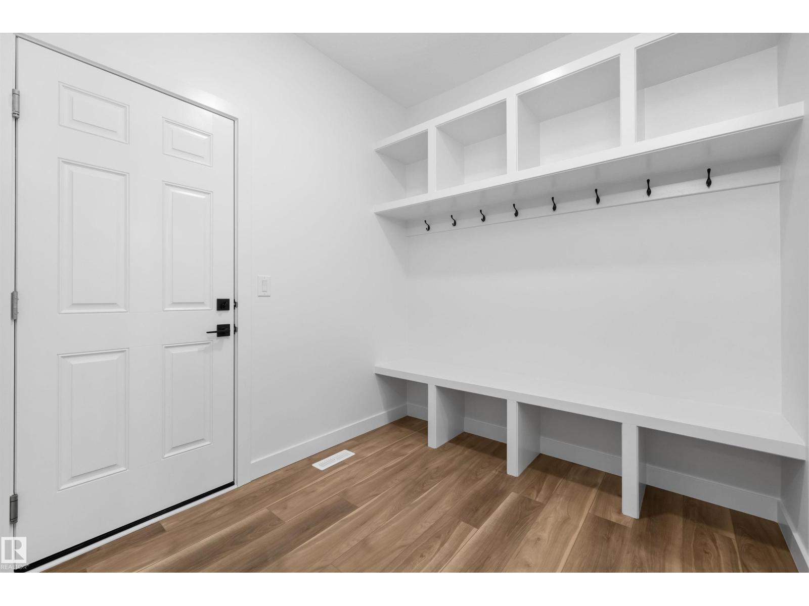 Property photograph 4 for MLS E4492114