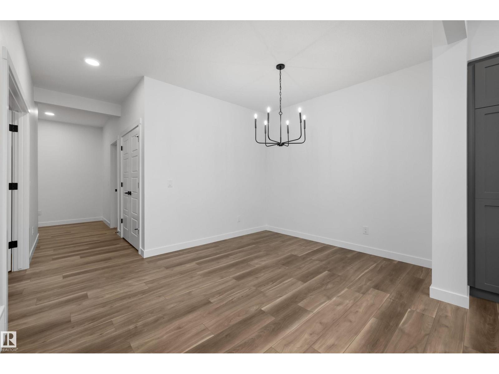 Property photograph 12 for MLS E4492114