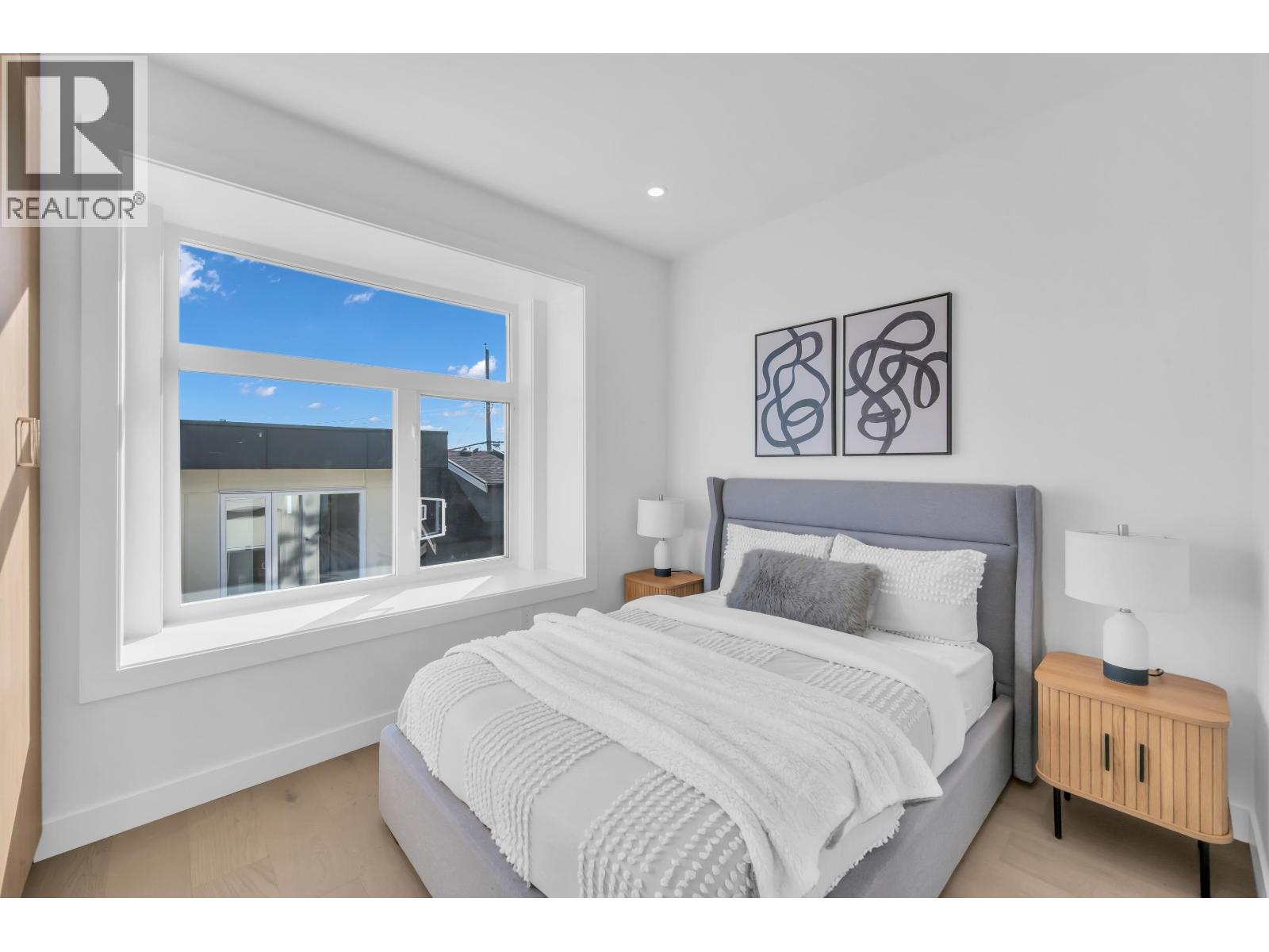2 3034 E 5th Avenue, Vancouver — photo 16