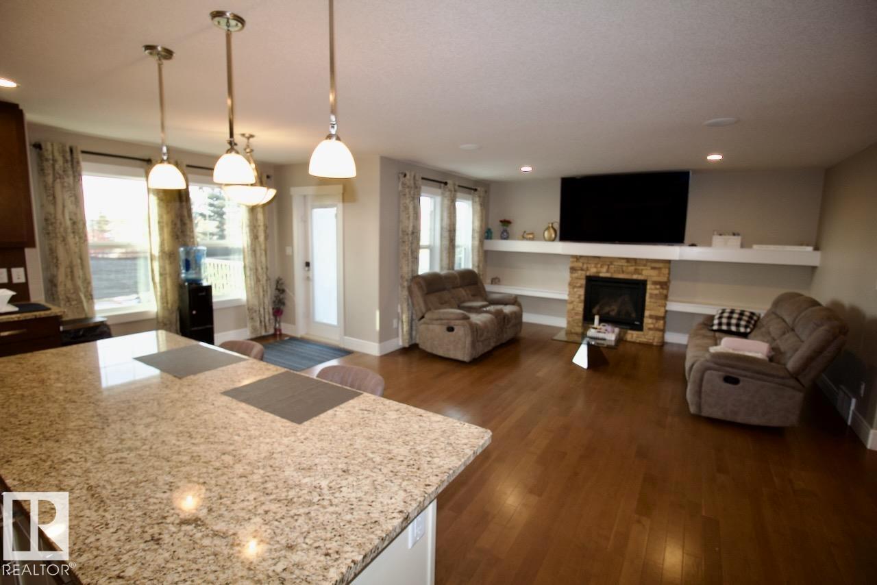 7704 ELLESMERE LN, Sherwood Park — photo 6