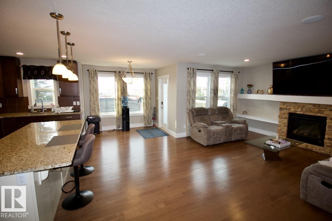 7704 ELLESMERE LN, Sherwood Park — photo 7