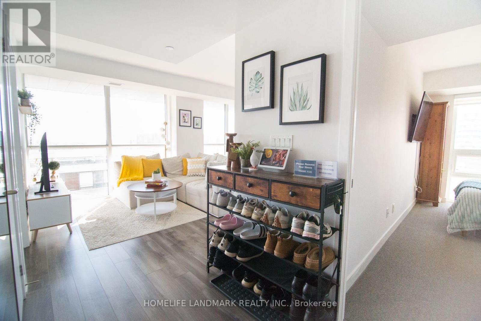 1017 - 120 VARNA DRIVE, Toronto (Englemount-Lawrence) — photo 7