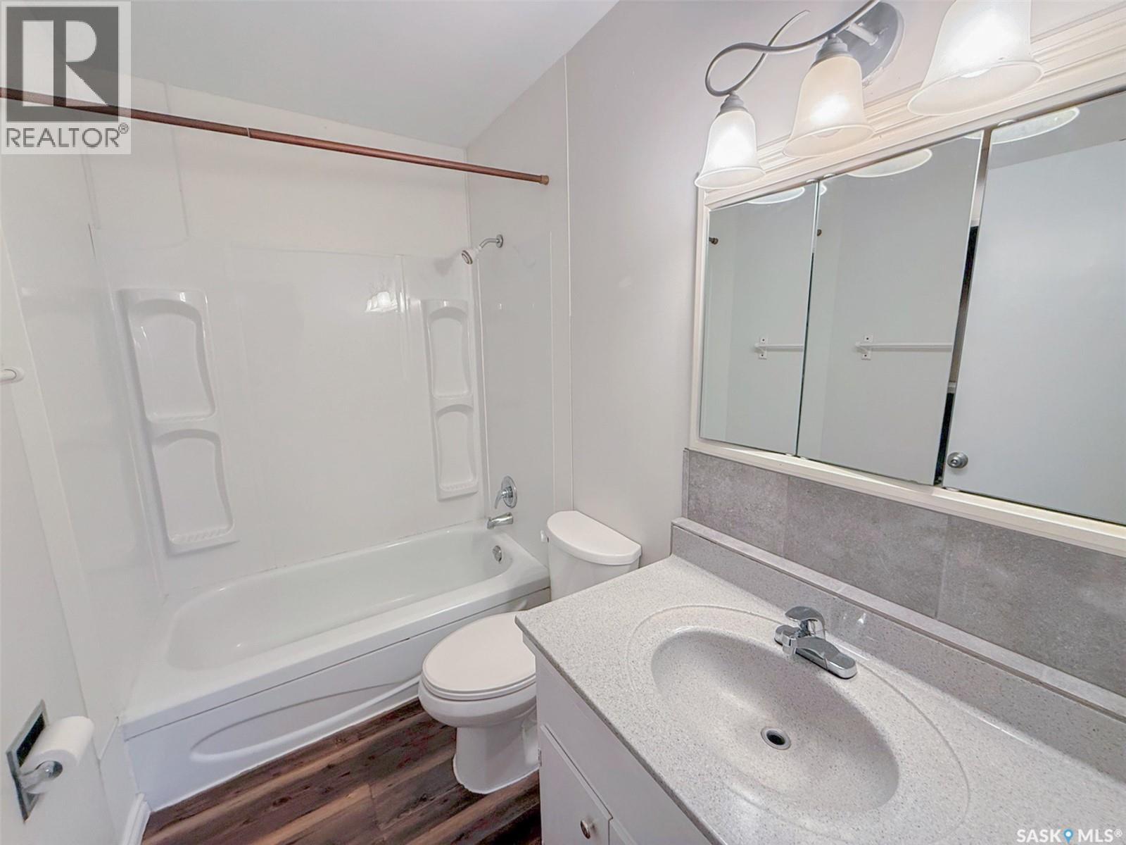 233 18th AVENUE NE, Swift Current — photo 9