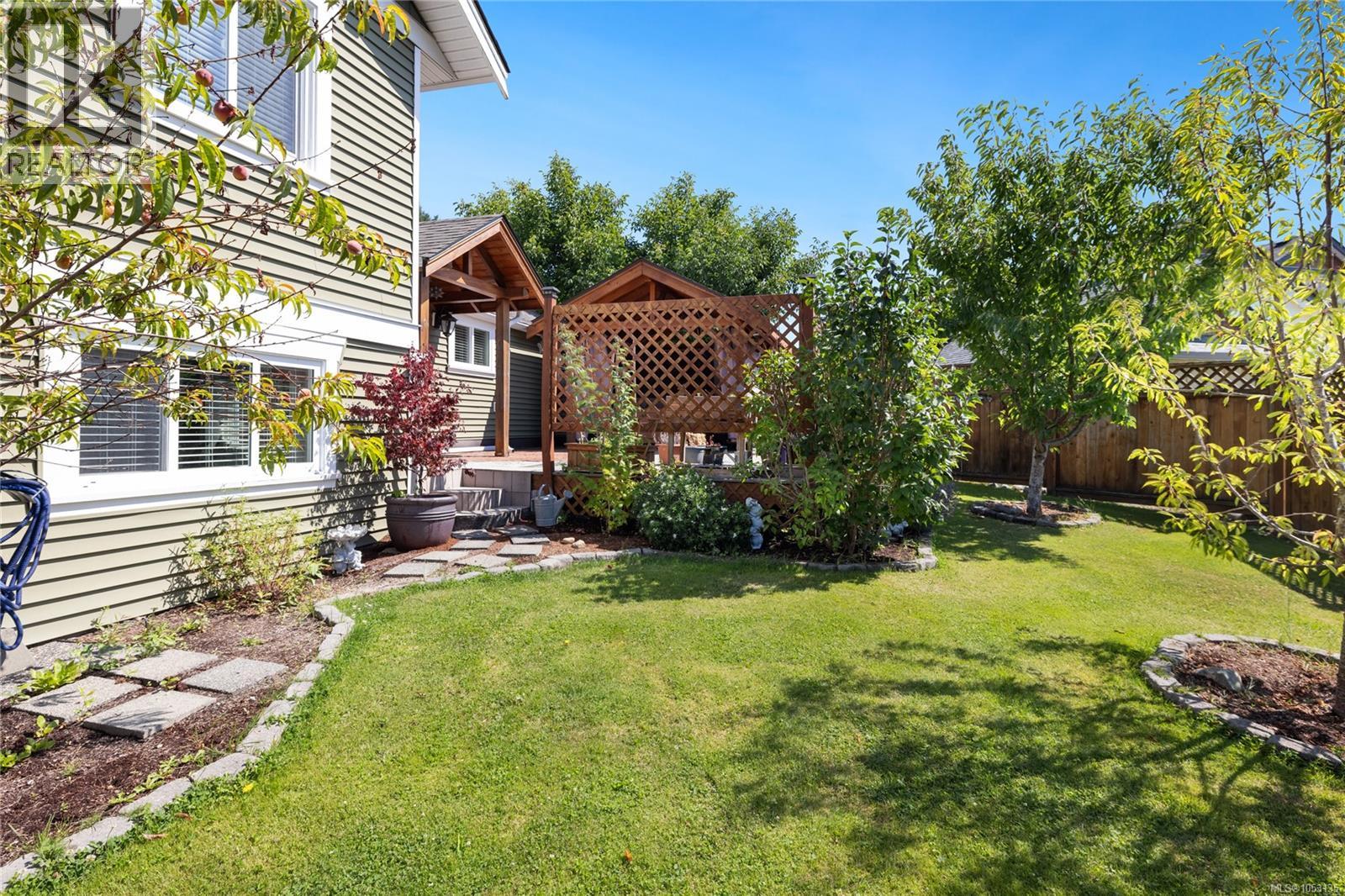 1988 Maple Bay Rd - 55