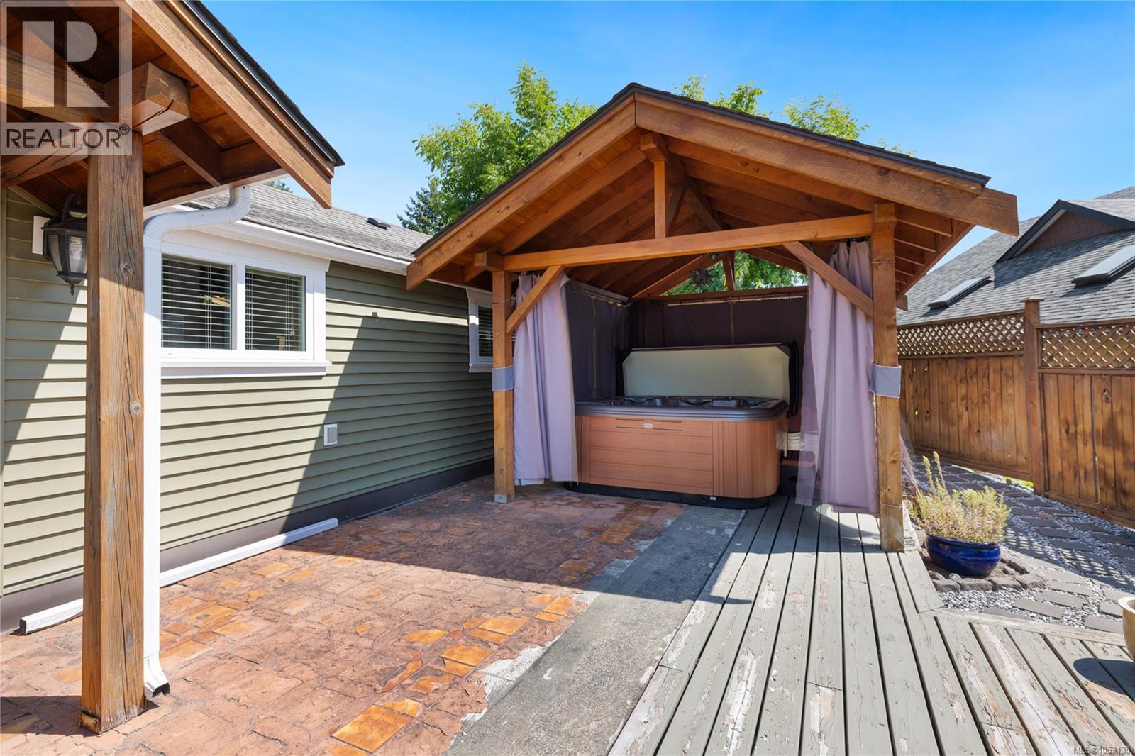 1988 Maple Bay Rd - 56