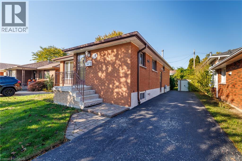 18 SYCAMORE Street, Hamilton — photo 3