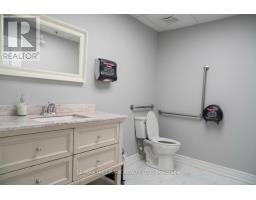 6 & 7 - 140 Mulock Drive, Newmarket, ON L3Y7C5 Photo 9