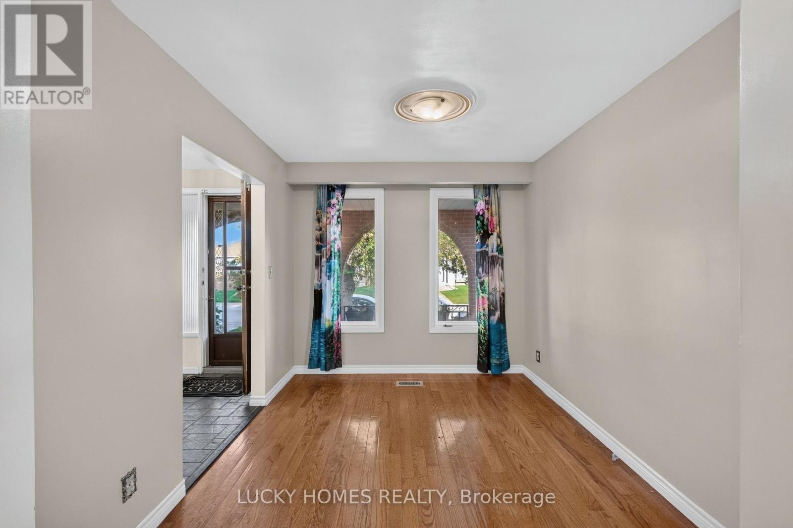 3061 LLOYD GEORGE BOULEVARD - 19