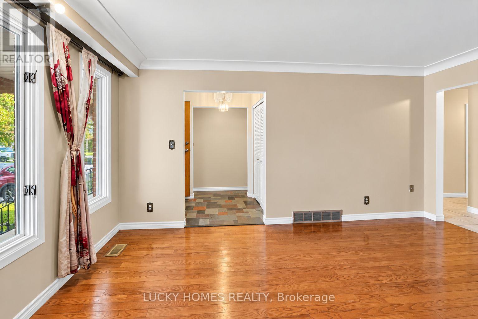 3061 LLOYD GEORGE BOULEVARD - 13