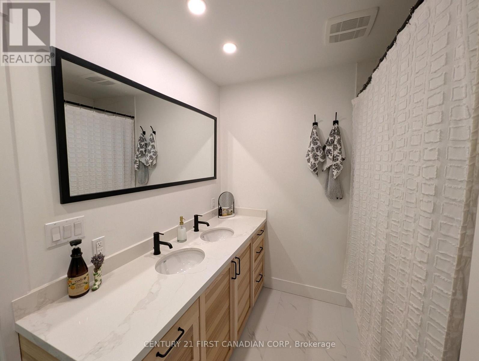 22827 MELBOURNE ROAD, Southwest Middlesex — photo 7