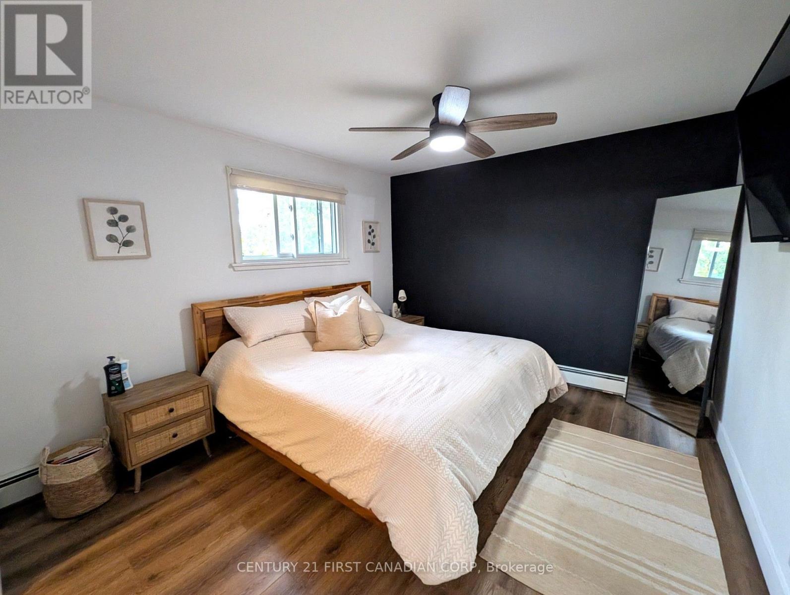 22827 MELBOURNE ROAD, Southwest Middlesex — photo 9