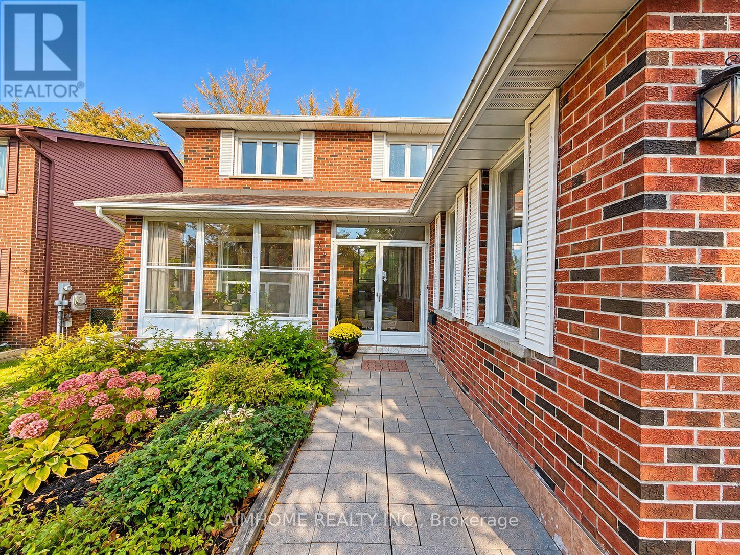46 CHALET ROAD, Toronto (Pleasant View) — photo 2