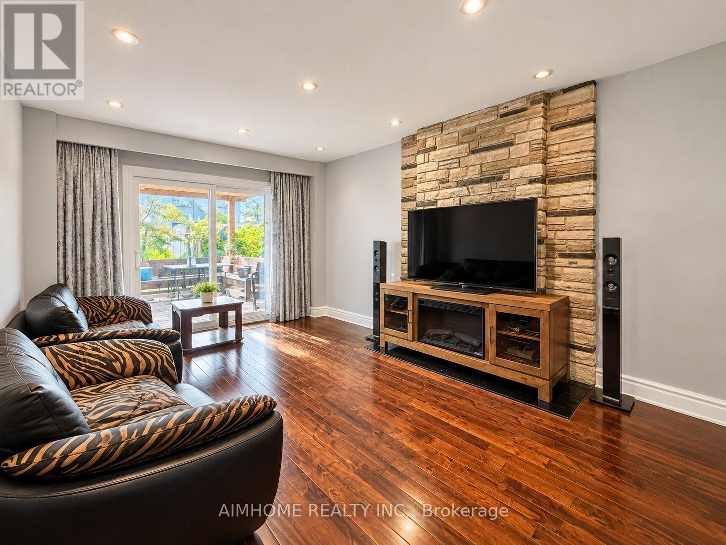 46 CHALET ROAD, Toronto (Pleasant View) — photo 9