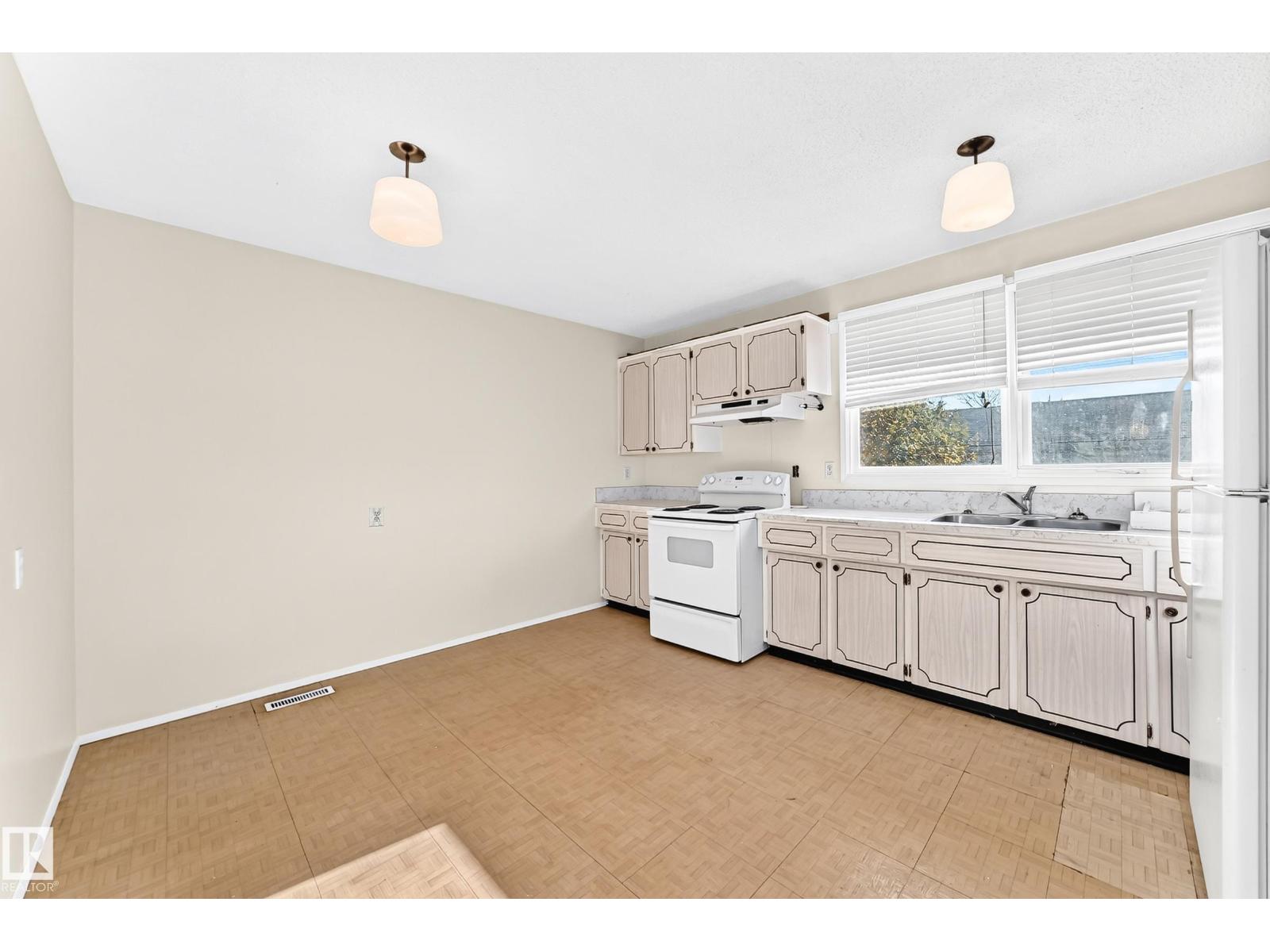 Property photograph 4 for MLS E4514494