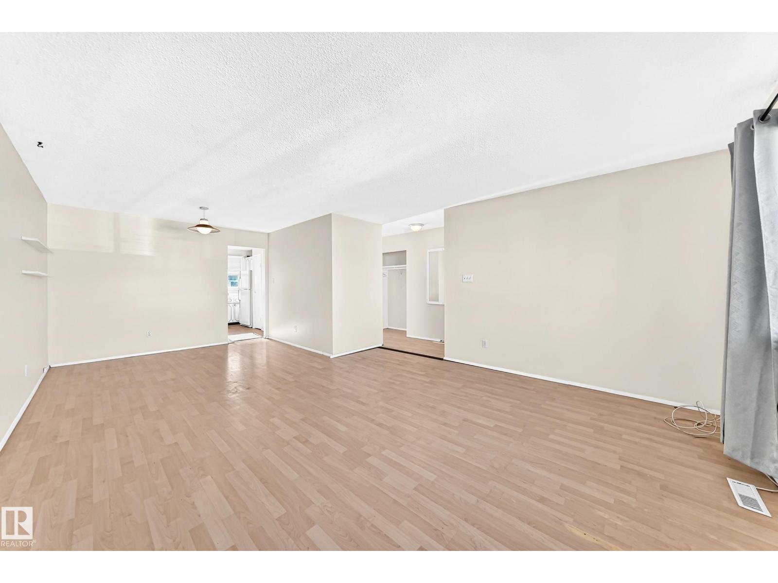 Property photograph 15 for MLS E4514494
