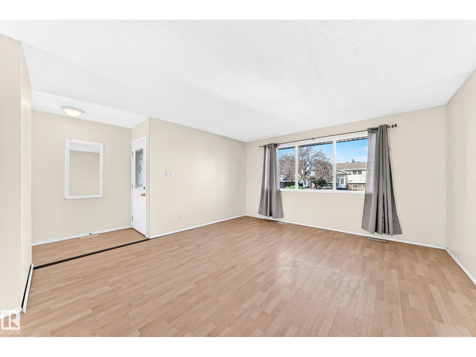 Property photograph 11 for MLS E4514494