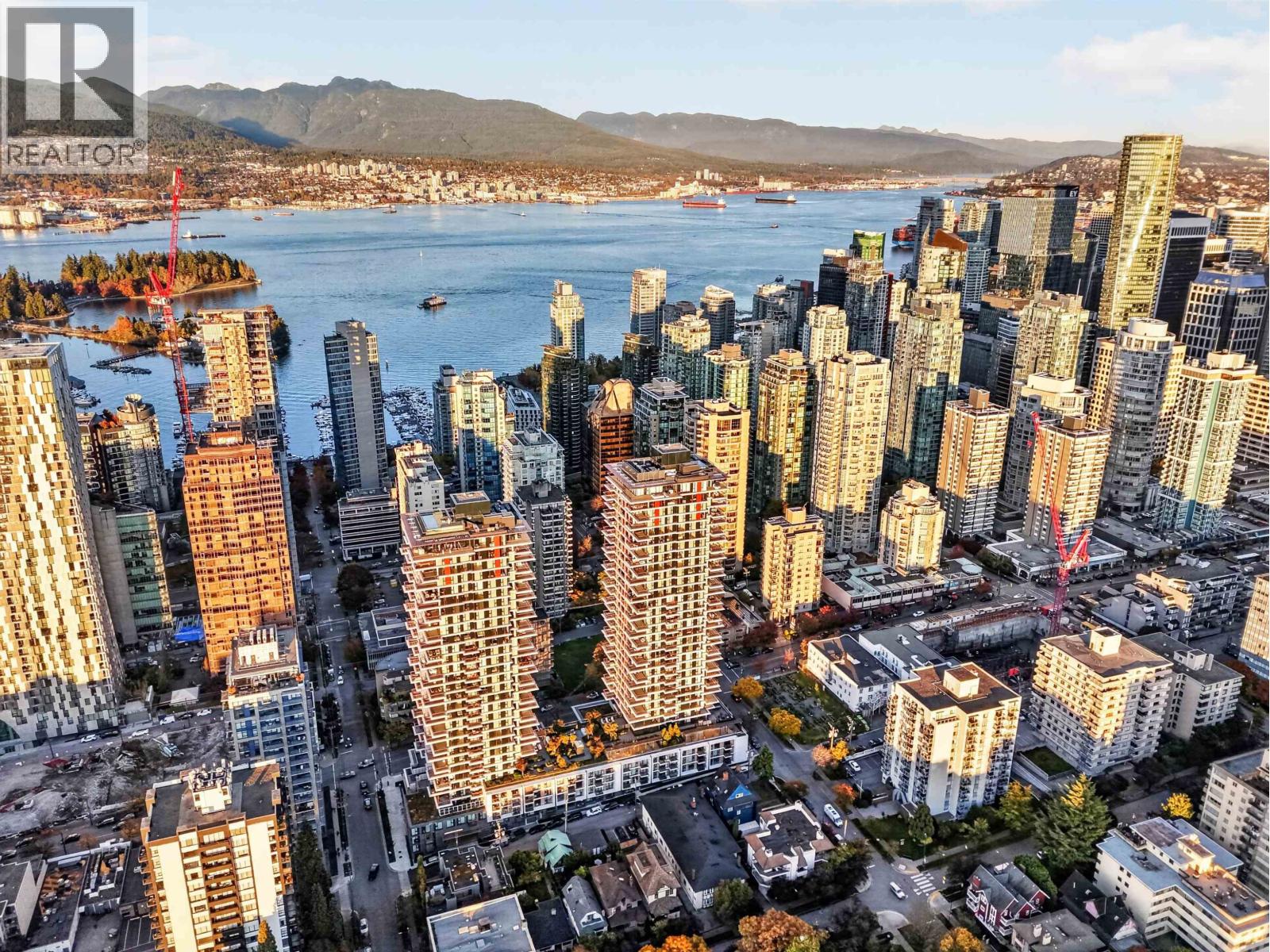 2601 1408 Robson Street