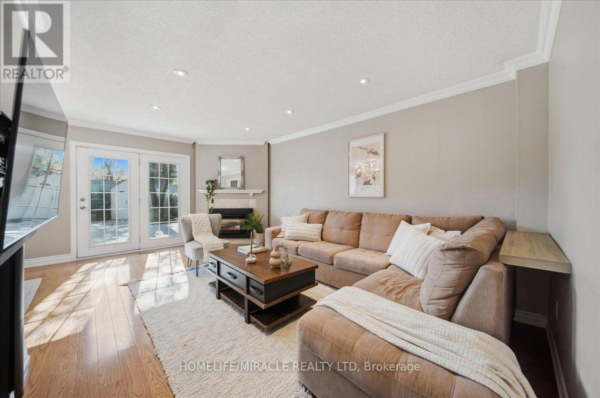24 HUNTLEY COURT, Brampton (Heart Lake West) — photo 5