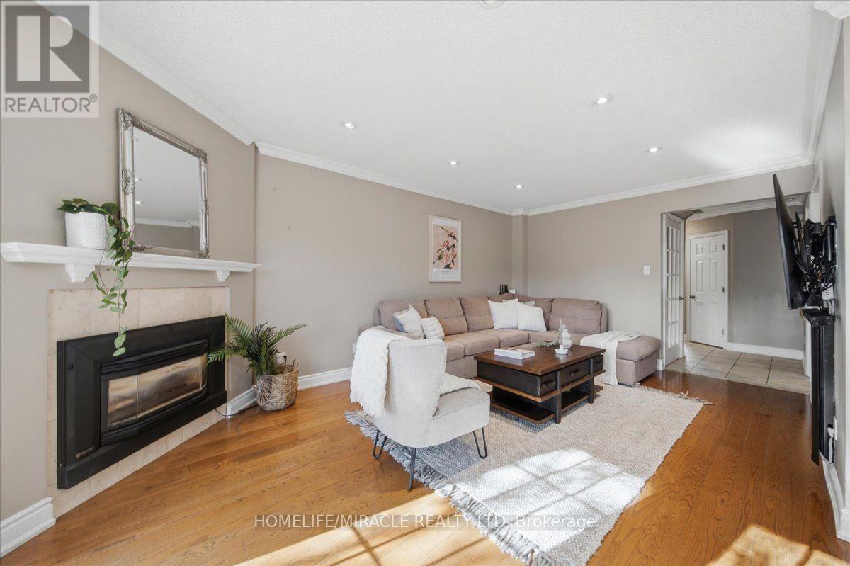 24 HUNTLEY COURT, Brampton (Heart Lake West) — photo 6