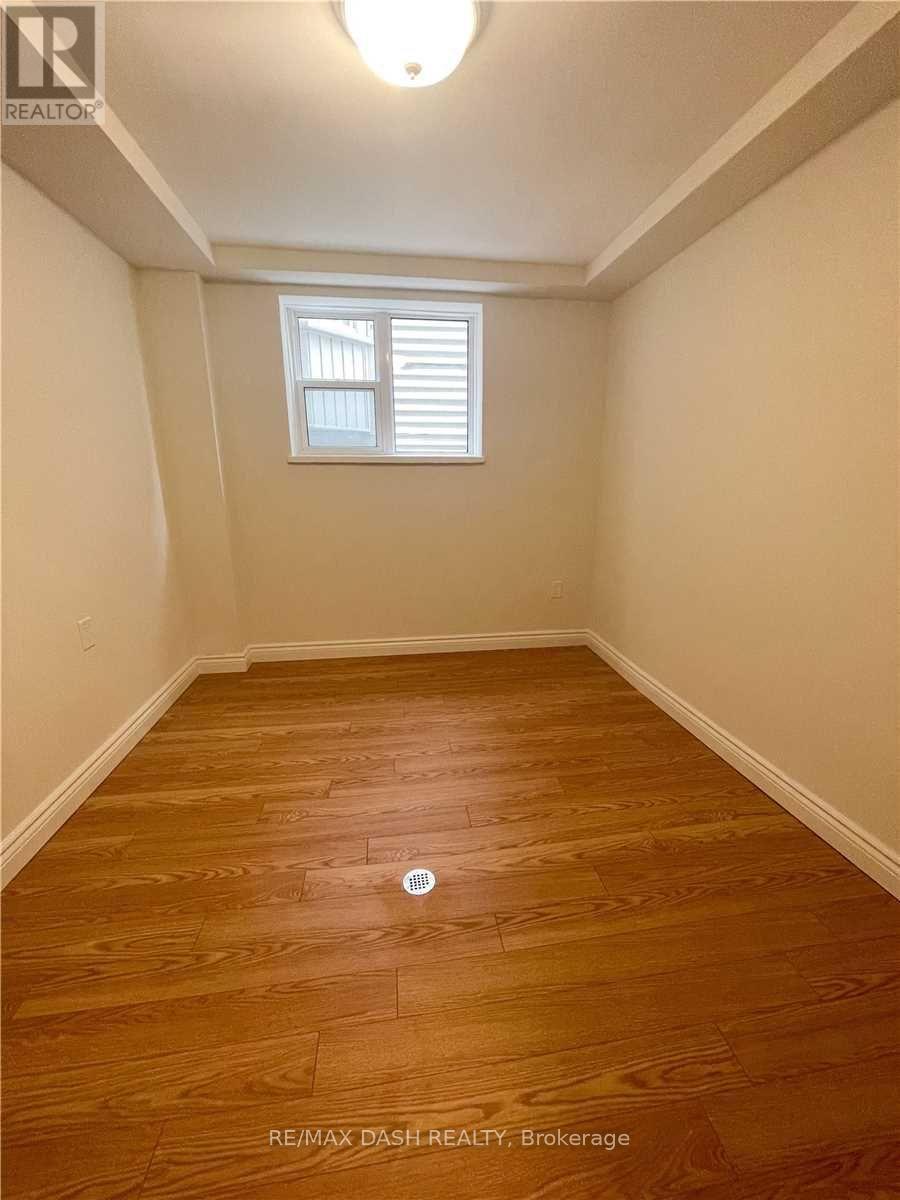 LOWER - 79 GREENSIDES AVENUE, Toronto (Wychwood) — photo 8