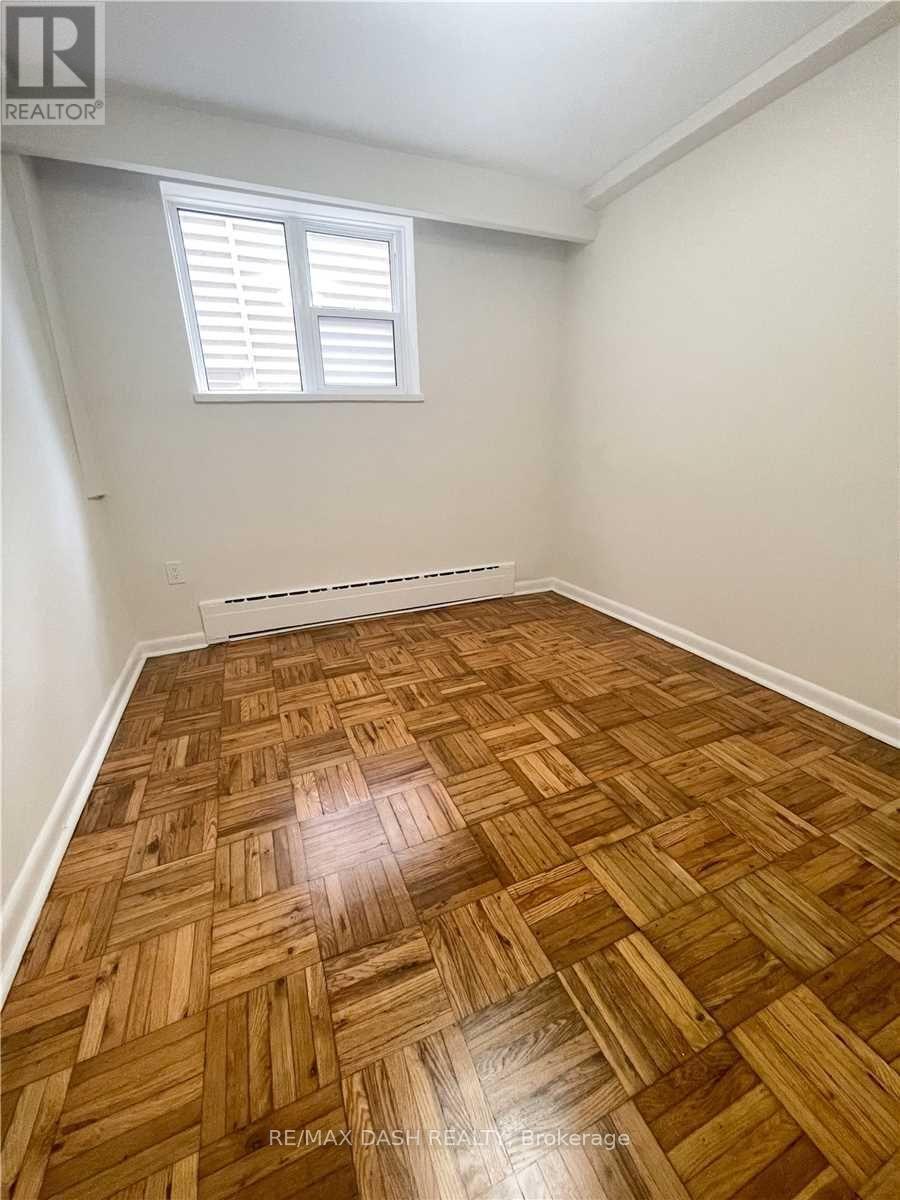 LOWER - 79 GREENSIDES AVENUE, Toronto (Wychwood) — photo 9