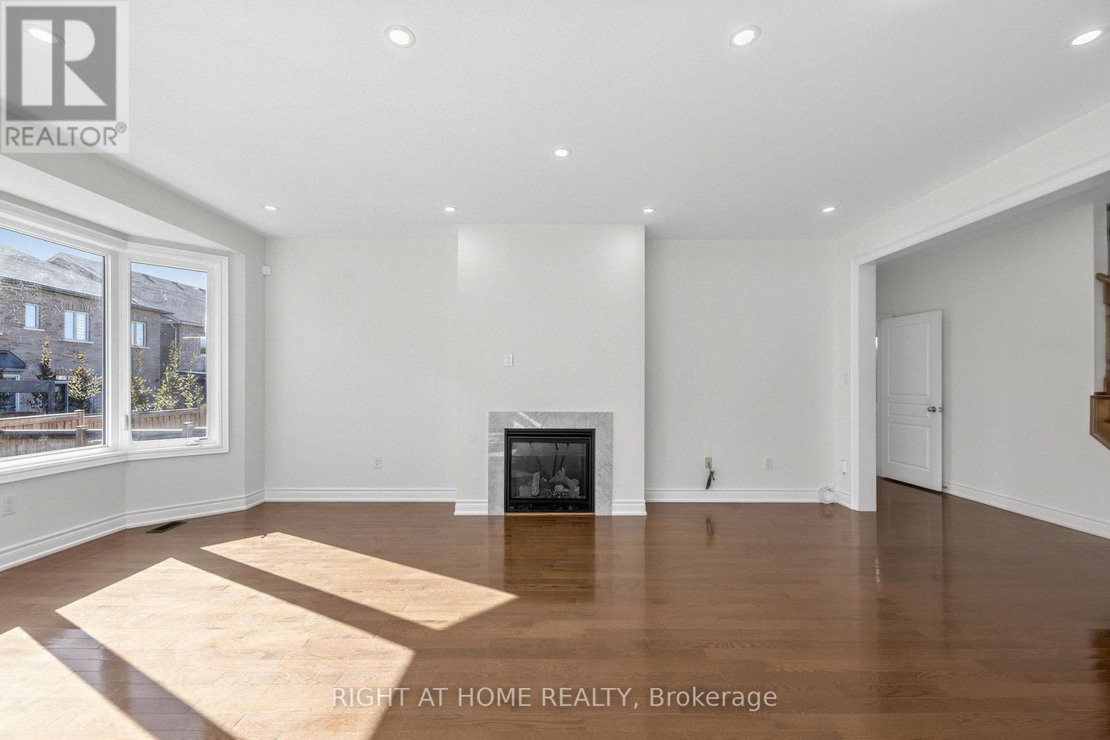 592 MACTIER DRIVE, Vaughan (Kleinburg) — photo 8
