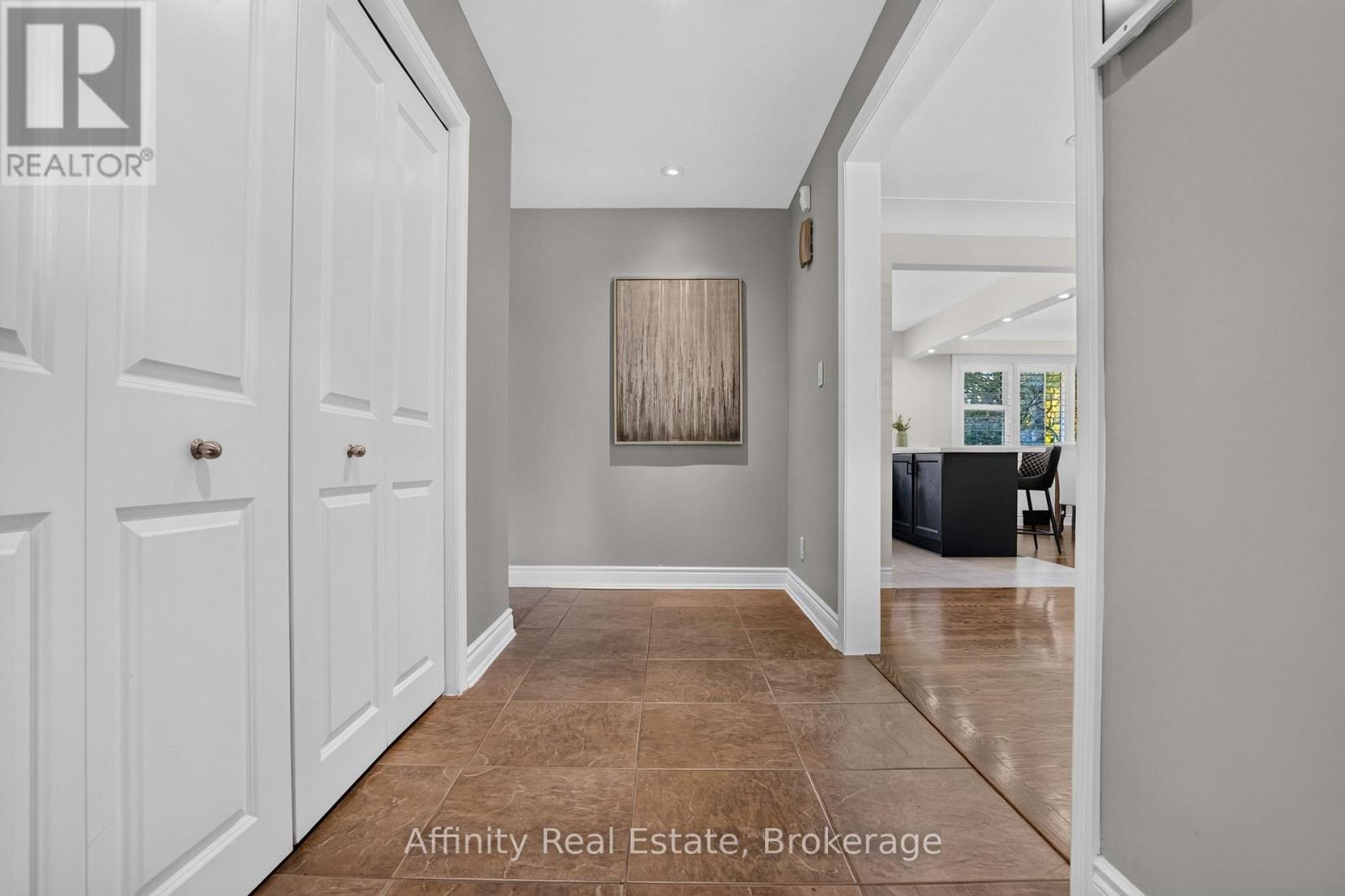 319 SOUTH COURT, Burlington (Roseland) — photo 7