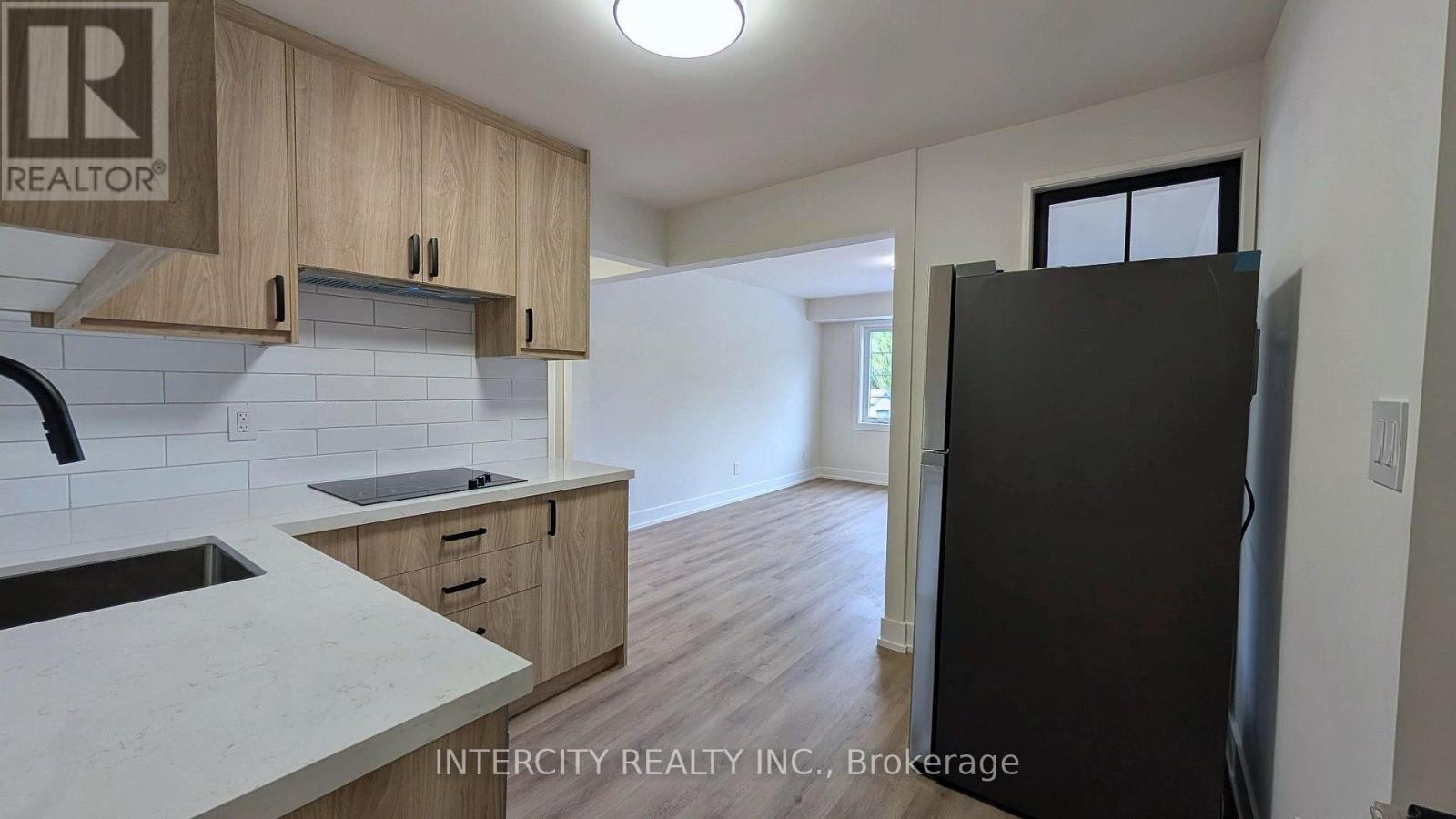 B - 706 THE QUEENSWAY, Toronto (Stonegate-Queensway) — photo 2
