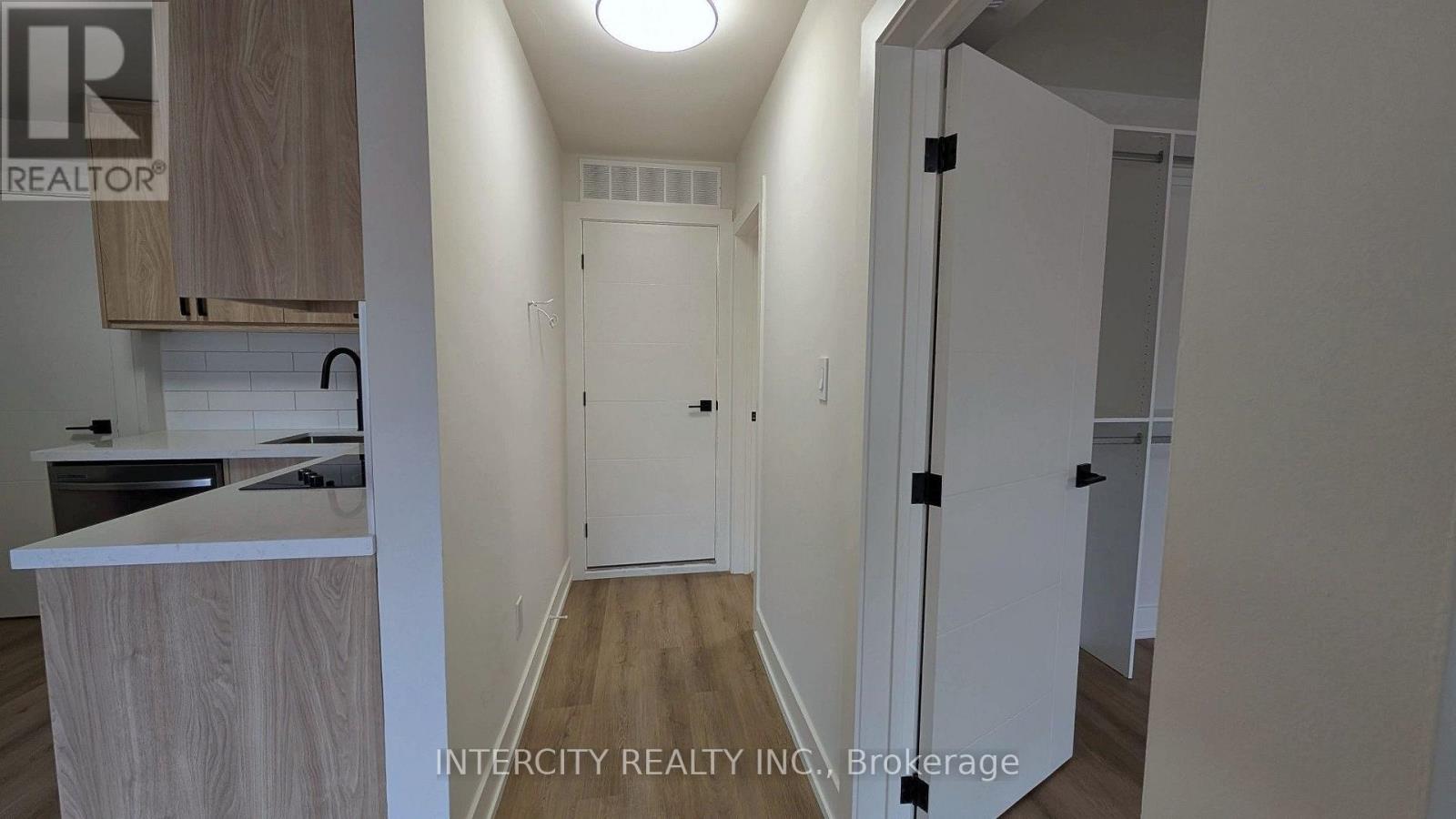 B - 706 THE QUEENSWAY, Toronto (Stonegate-Queensway) — photo 6