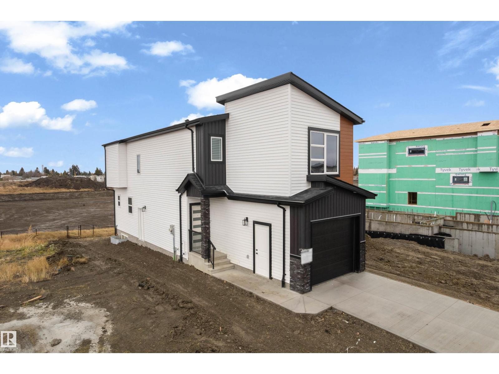 Photo of 9223 156 AV NW, Edmonton