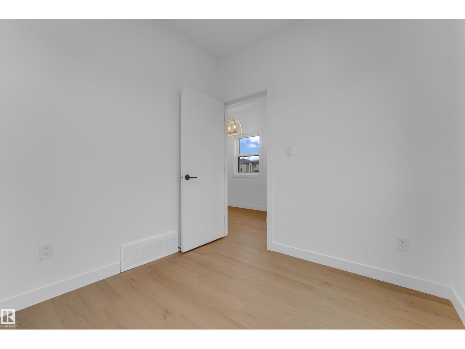 9223 156 AV NW, Edmonton — photo 21
