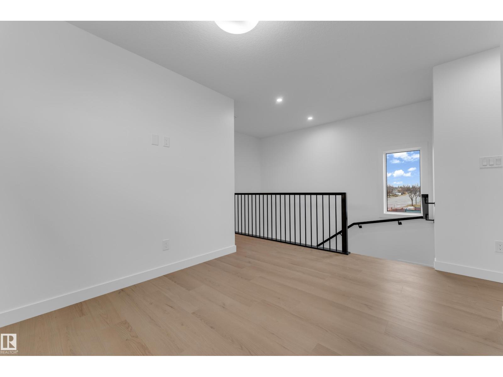 9223 156 AV NW, Edmonton — photo 32