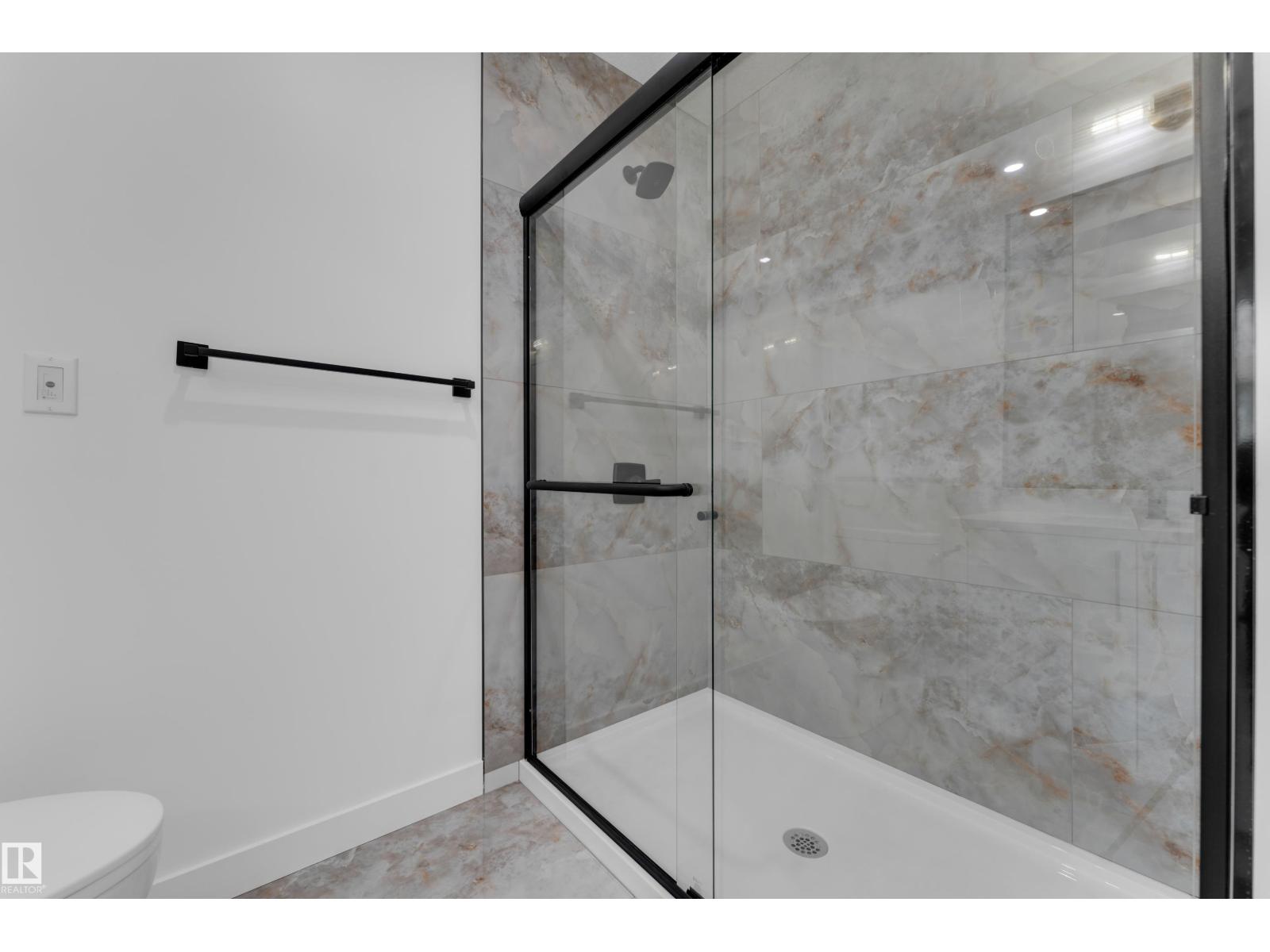 9223 156 Avenue NW, photo 39