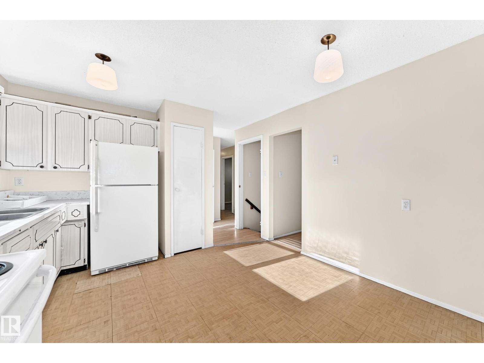 9527 139 Avenue NW, photo 13