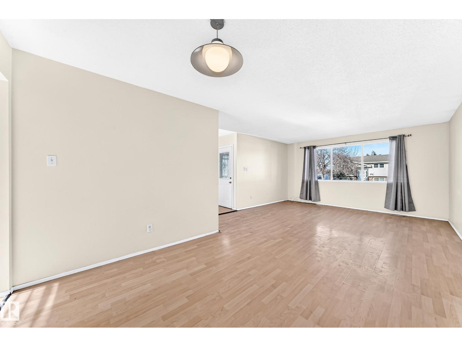 9527 139 Avenue NW, photo 2