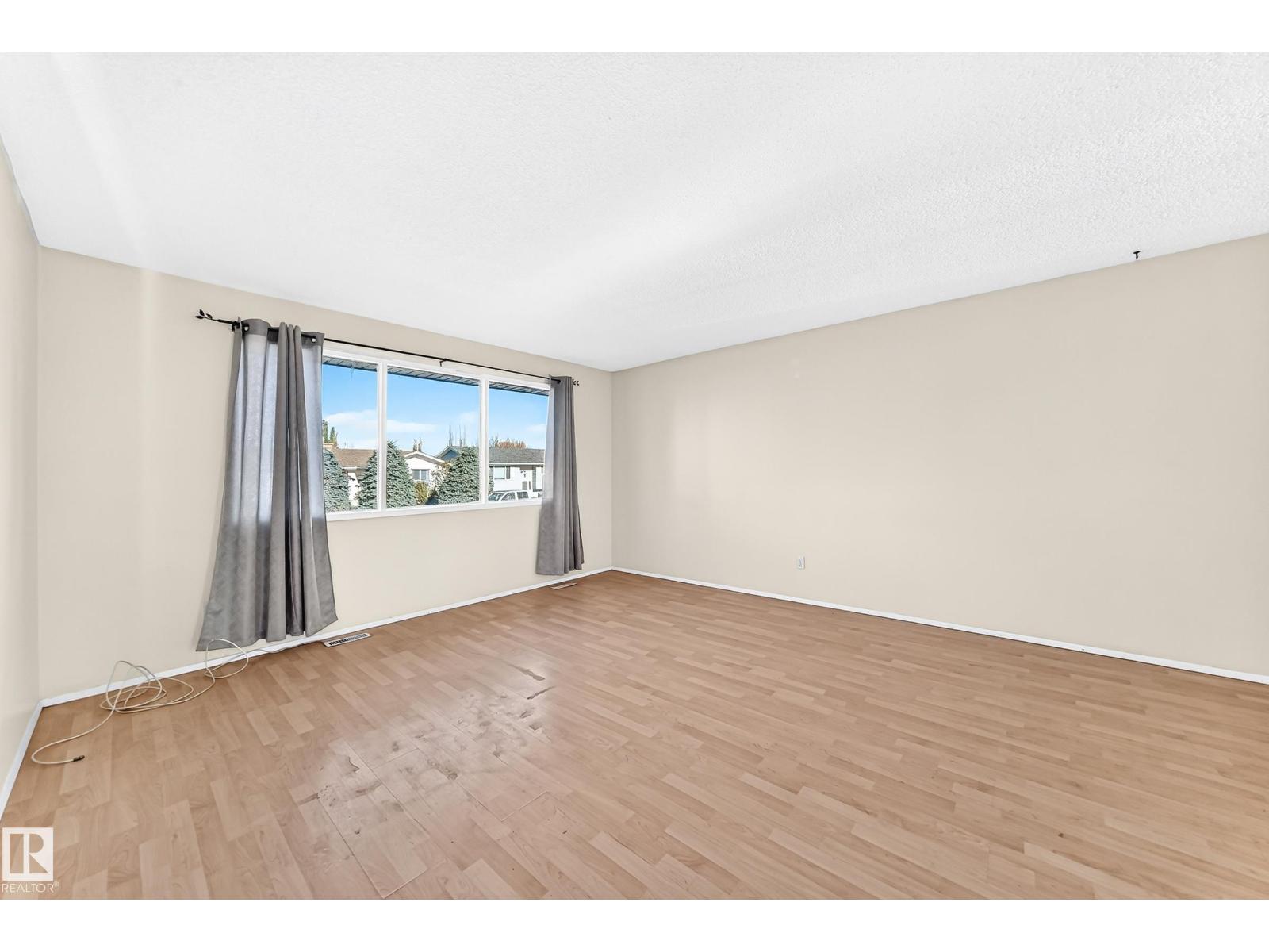 9527 139 Avenue NW, photo 5