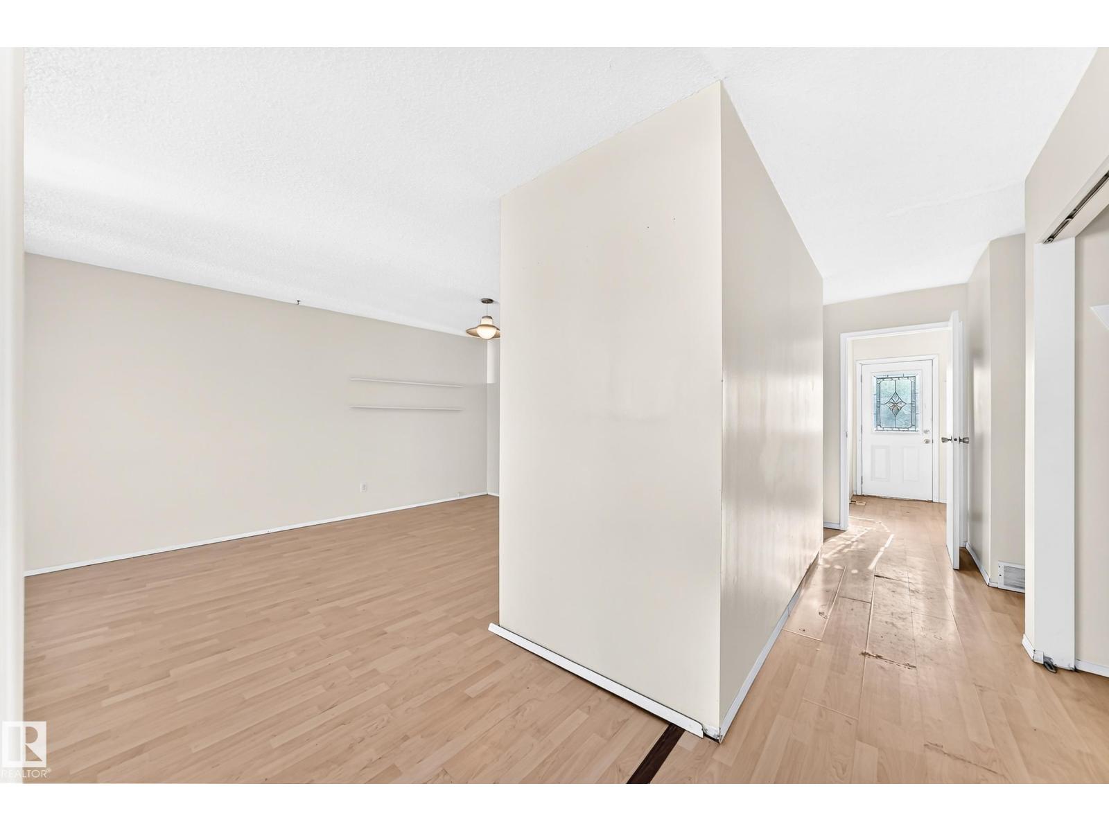 9527 139 Avenue NW, photo 27
