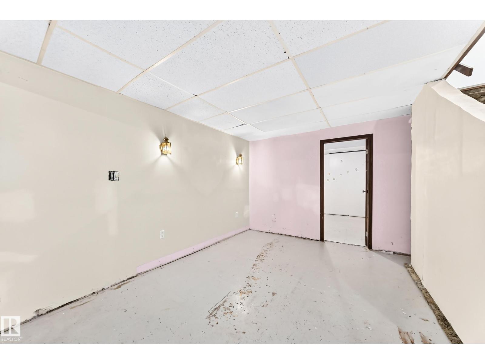 9527 139 Avenue NW, photo 36