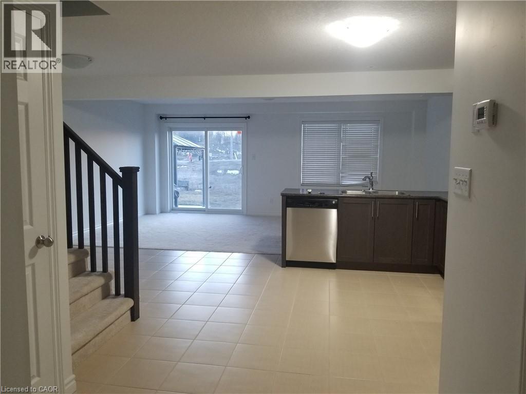 82 RENFREW Street — photo 3