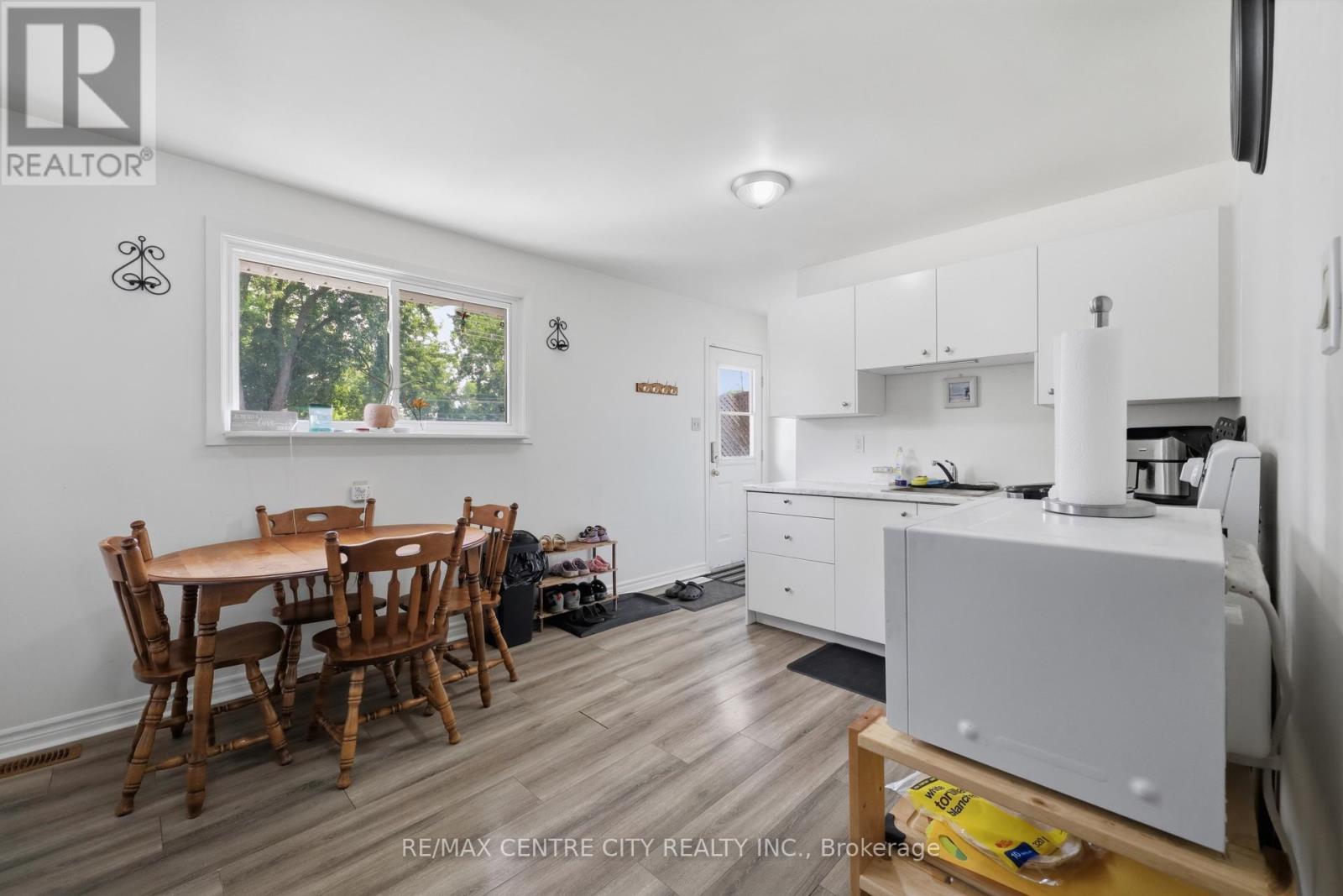 1564 NAIRN AVENUE - 16