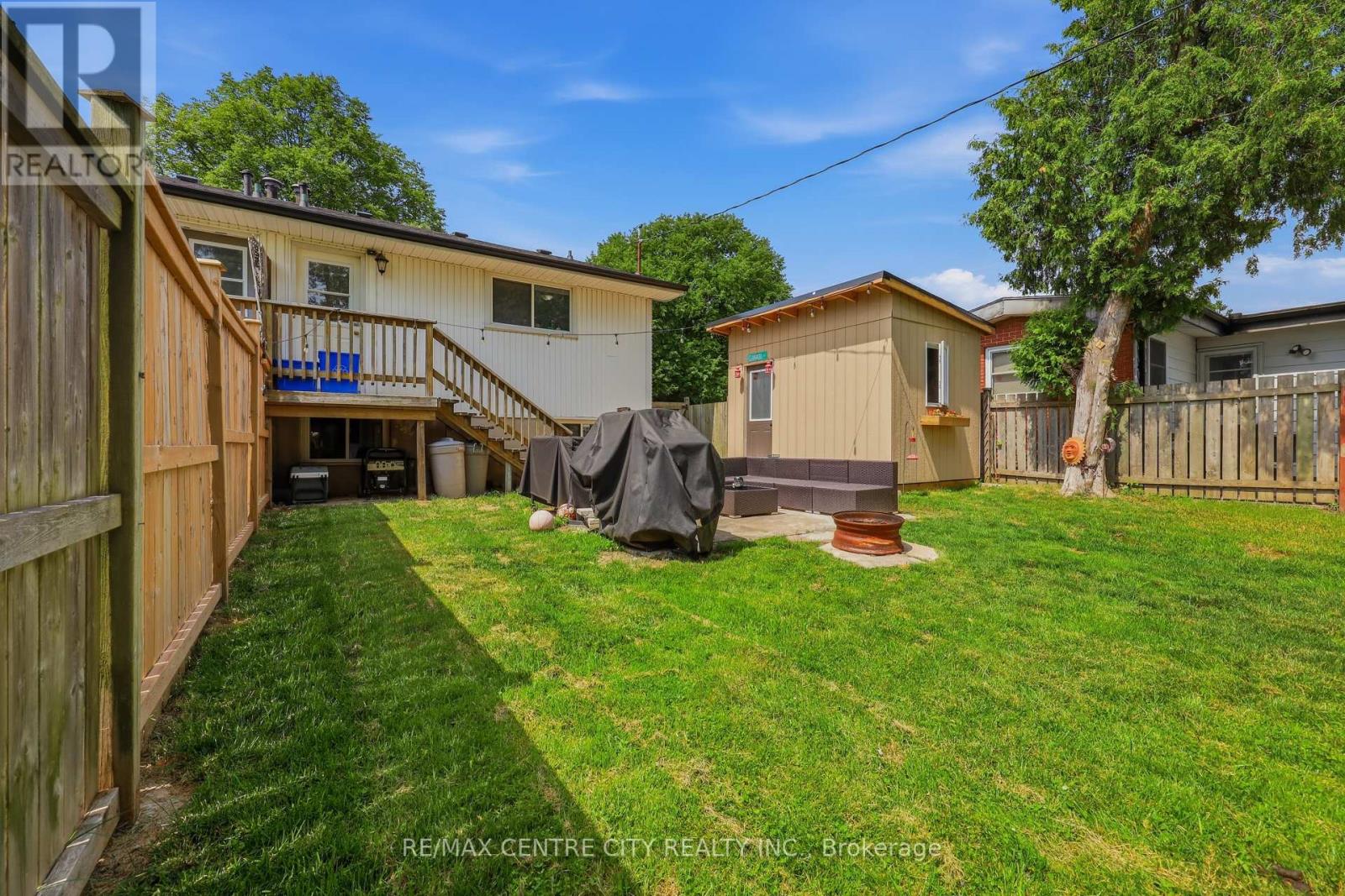 1564 NAIRN AVENUE - 36