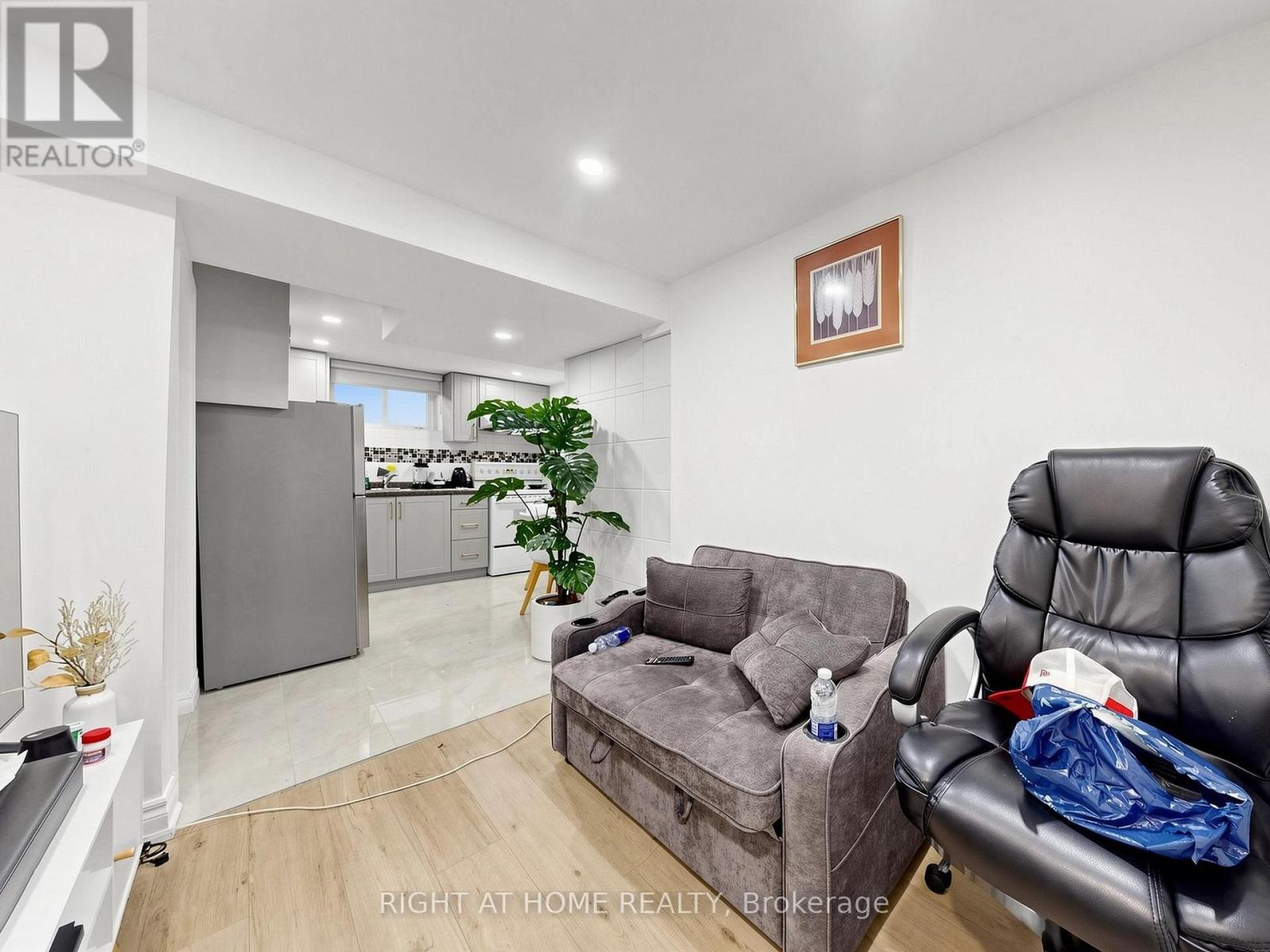 148 Meadowvale Road, Toronto, ON photo 21