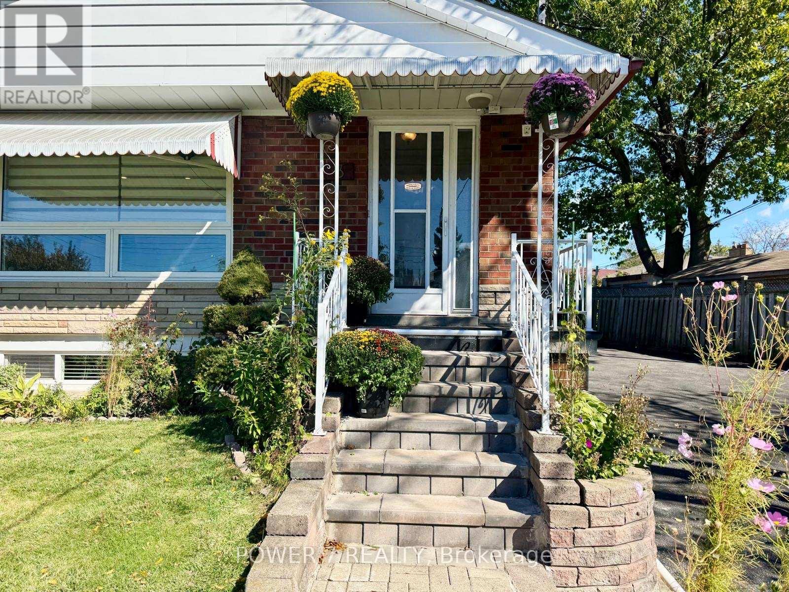 3 Brantwood Drive, Toronto, ON photo 3